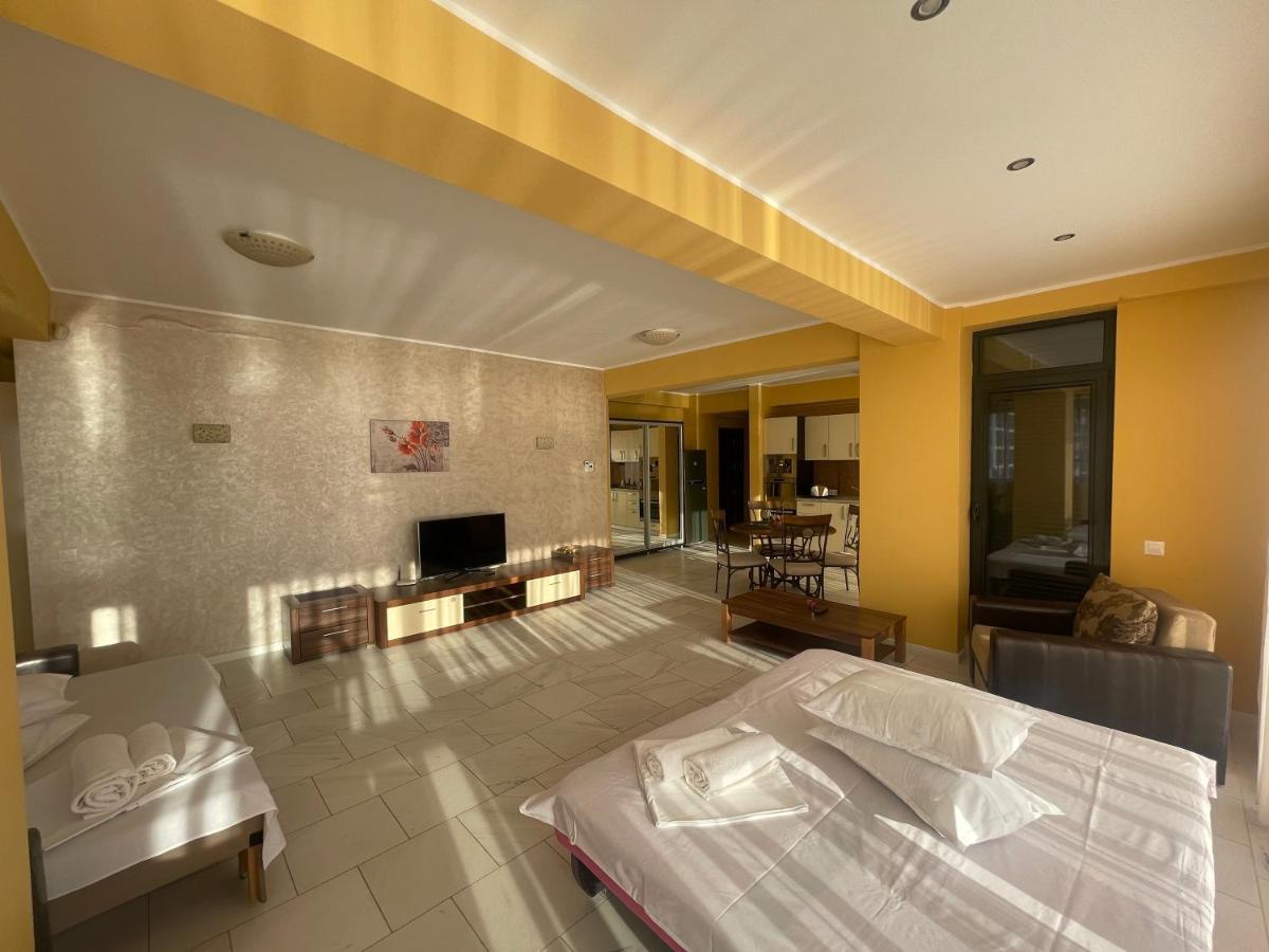 Sophia Lake View Suite Мамая Екстер'єр фото