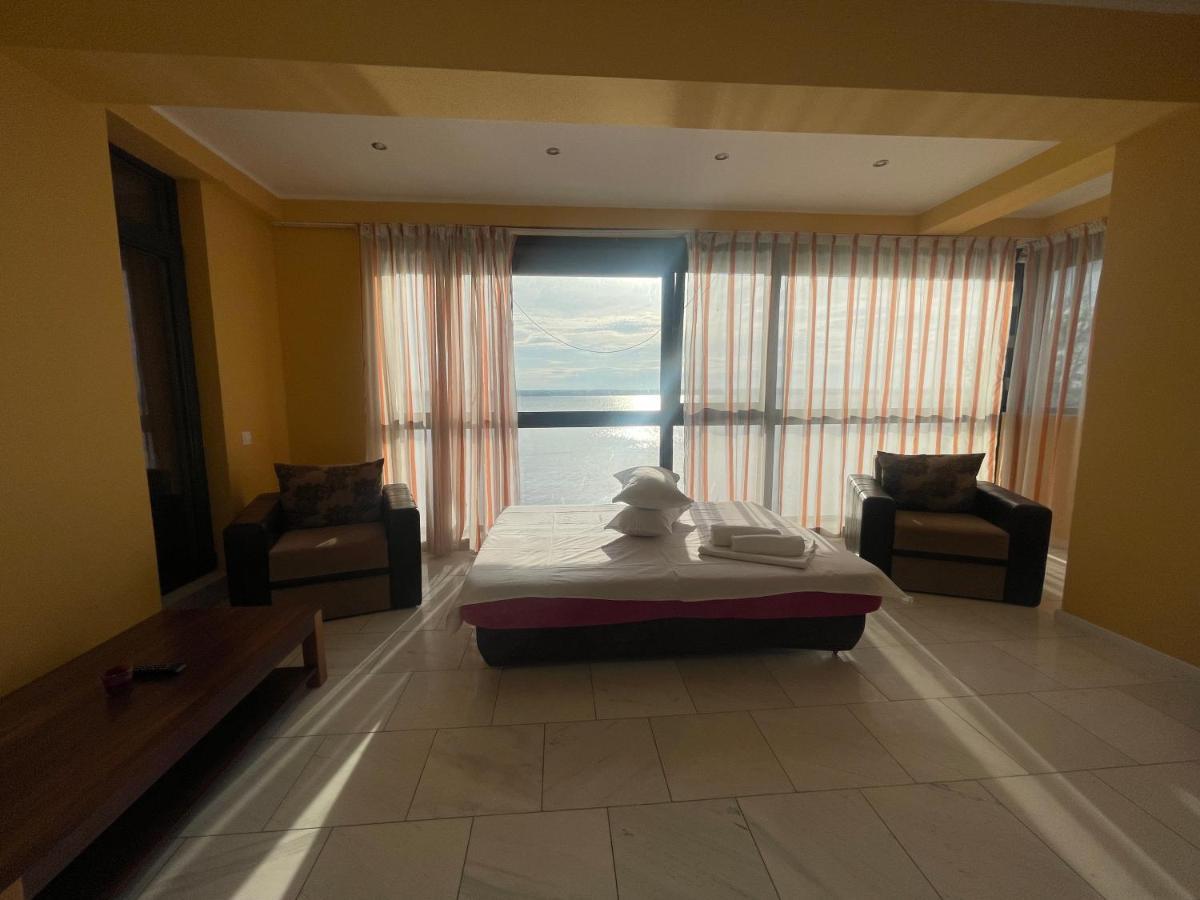 Sophia Lake View Suite Мамая Екстер'єр фото