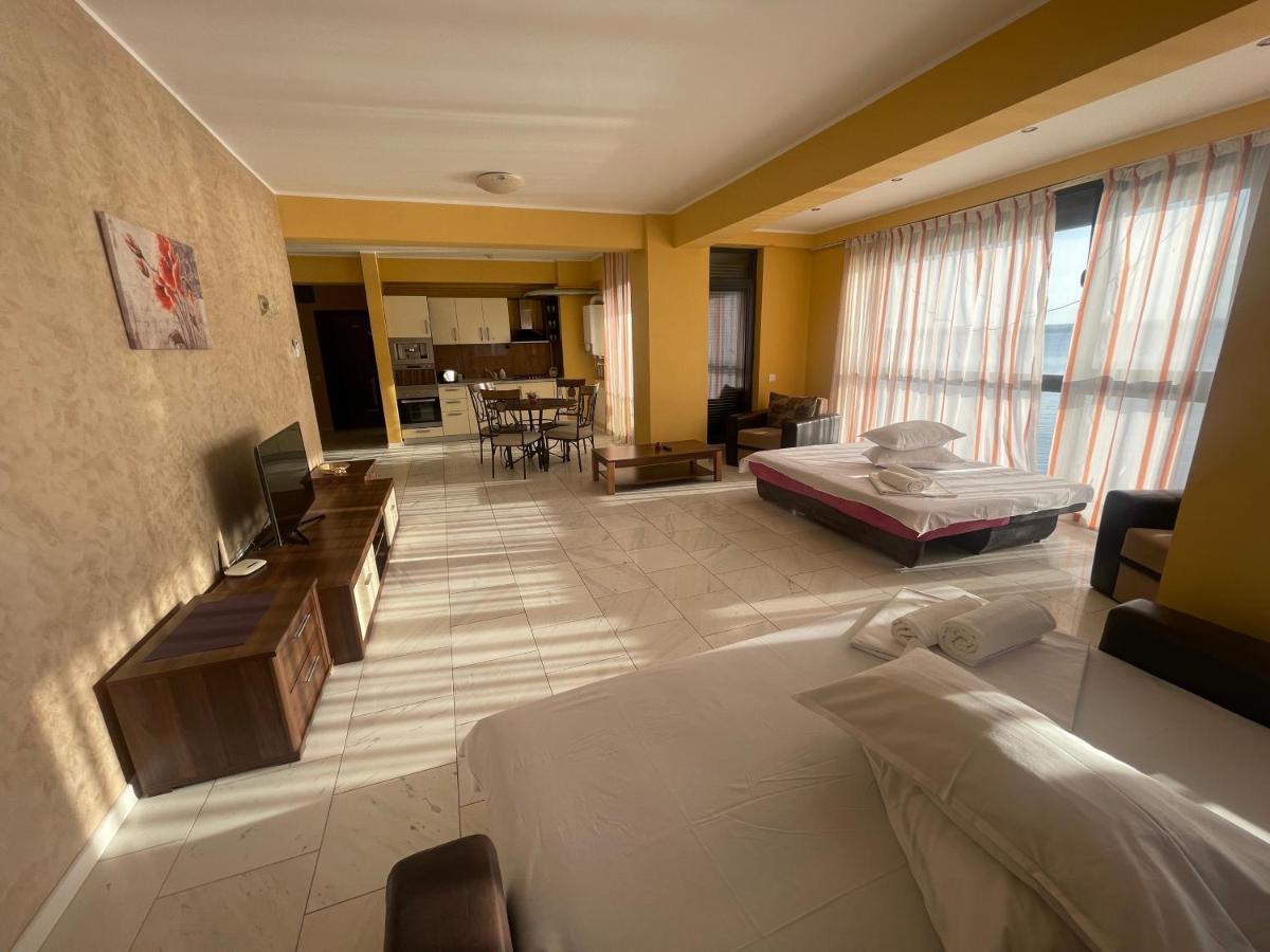 Sophia Lake View Suite Мамая Екстер'єр фото